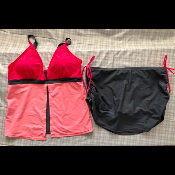 Swimsuit - Picture 1 of 6